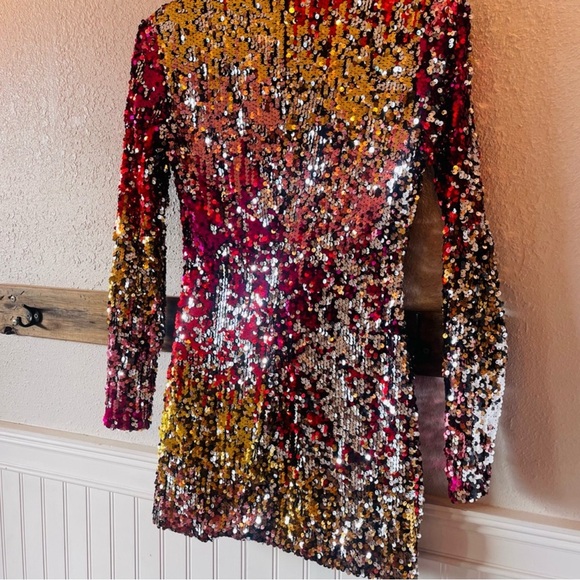 H:ours sequin plunge mini dress - Picture 4 of 5